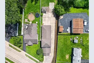 16 Midland Avenue, Maryland Heights, MO 63043 - Photo 41