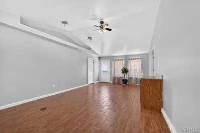 16 Midland Avenue, Maryland Heights, MO 63043 - Photo 21