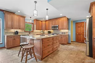 6065 Kerth Rd, Unincorporated, MO 63128 - Photo 11