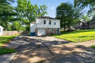 615 Derinda Ave, Saint Louis, MO 63135 - Photo 1