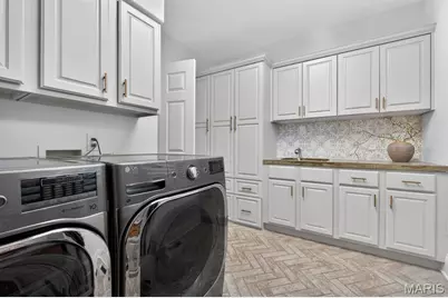 1012 Greystone Manor Parkway, Chesterfield, MO 63005 - Photo 27