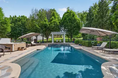 1012 Greystone Manor Parkway, Chesterfield, MO 63005 - Photo 45