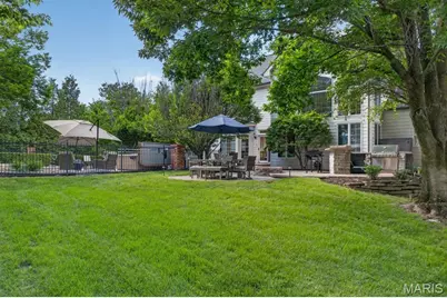 1012 Greystone Manor Parkway, Chesterfield, MO 63005 - Photo 51