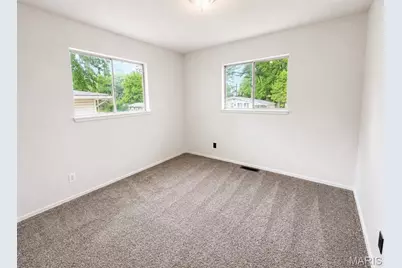 7018 Midwood Avenue, Hazelwood, MO 63042 - Photo 7