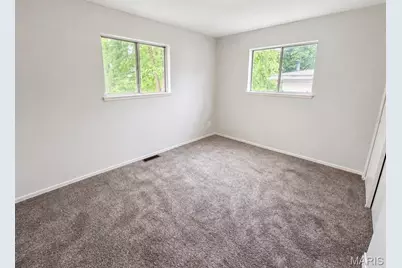 7018 Midwood Avenue, Hazelwood, MO 63042 - Photo 5