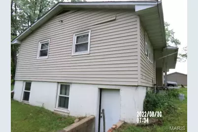 566 Walnut St, Bourbon, MO 65441 - Photo 15