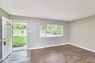 10132 Cavalier Ct, Saint Louis, MO 63136 - Photo 7