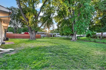 925 Dewayne Drive, Florissant, MO 63031 - Photo 5