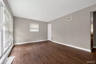 11617 Larimore Rd, Saint Louis, MO 63138 - Photo 17