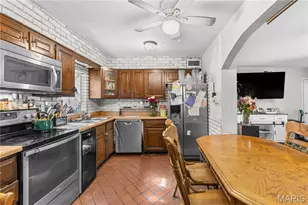 17 Robin Ln, Fenton, MO 63026 - Photo 9