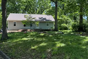 17 Robin Ln, Fenton, MO 63026 - Photo 1