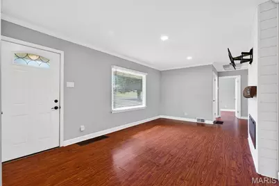 112 Robin Hill Lane, Ballwin, MO 63021 - Photo 3