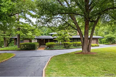 18 Spoede Lane, Creve Coeur, MO 63141 - Photo 1