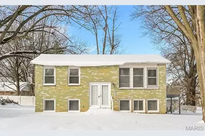 715 Valencia Avenue, Saint Louis, MO 63138 - Photo 1