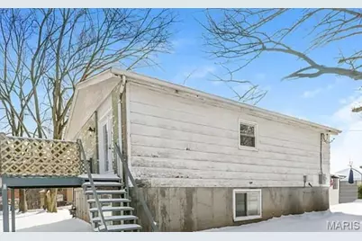 715 Valencia Avenue, Saint Louis, MO 63138 - Photo 3
