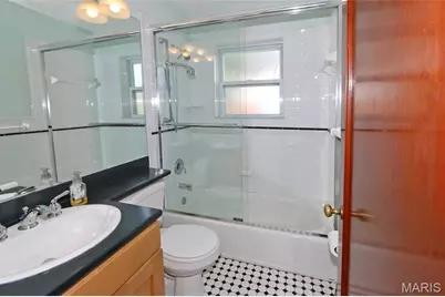 10501 Saint Michael Lane, Saint Ann, MO 63074 - Photo 13