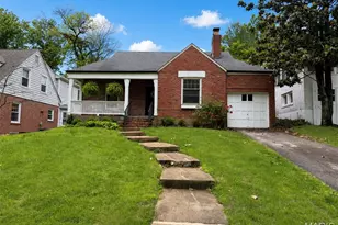 10 Burroughs Ln, Ladue, MO 63124 - Photo 1