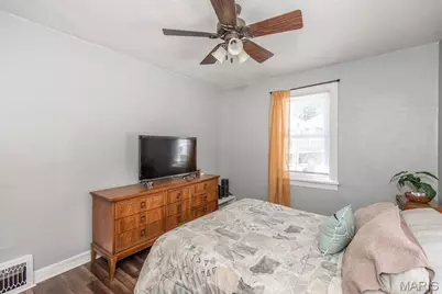 8725 Susan Avenue, Saint John, MO 63114 - Photo 15