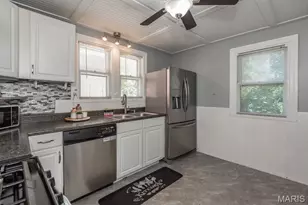 8725 Susan Ave, Saint John, MO 63114 - Photo 21