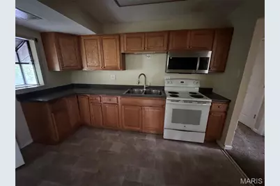 130 Florissant Park Drive, Florissant, MO 63031 - Photo 7