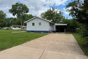 130 Florissant Park Dr, Florissant, MO 63031 - Photo 5