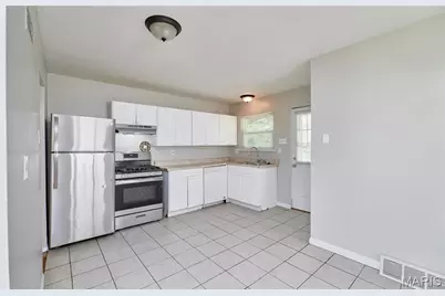 1960 Parker Road, Florissant, MO 63033 - Photo 9