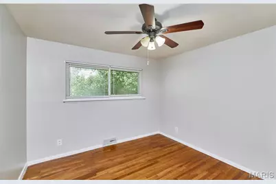 1960 Parker Road, Florissant, MO 63033 - Photo 17