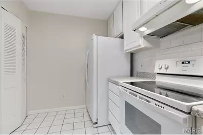 8901 Cardinal Terrace, Saint Louis, MO 63144 - Photo 15