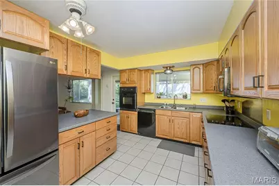 8901 Larchwood Court, Saint Louis, MO 63126 - Photo 13