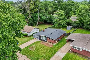 8408 Chalons Ct, Saint Louis, MO 63134 - Photo 17