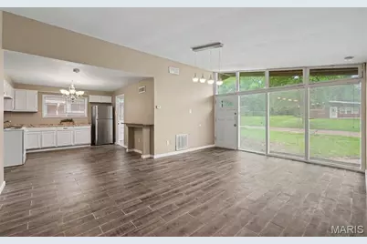 8408 Chalons Court, Saint Louis, MO 63134 - Photo 5