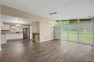 8408 Chalons Ct, Saint Louis, MO 63134 - Photo 5