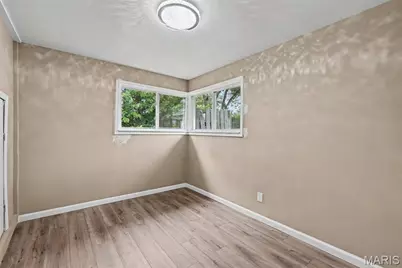 8408 Chalons Court, Saint Louis, MO 63134 - Photo 11