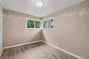 8408 Chalons Ct, Saint Louis, MO 63134 - Photo 11