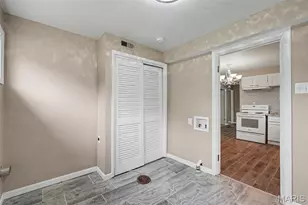 8408 Chalons Ct, Saint Louis, MO 63134 - Photo 7