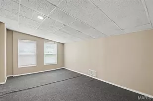 8408 Chalons Ct, Saint Louis, MO 63134 - Photo 15