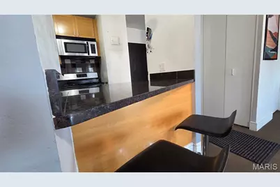210 N 17th Street #906, Saint Louis, MO 63103 - Photo 9