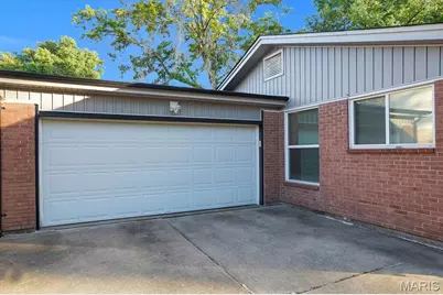 15583 Clayton Road, Ballwin, MO 63011 - Photo 27
