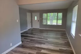 6128 Fee Fee Rd, Hazelwood, MO 63042 - Photo 7