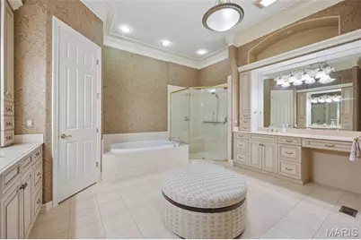 740 Stonebluff Court, Chesterfield, MO 63005 - Photo 17