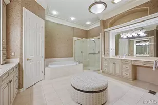 740 Stonebluff Ct, Chesterfield, MO 63005 - Photo 17