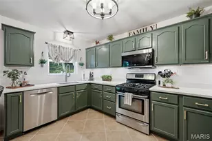 2262 Castlegate Dr, Imperial, MO 63052 - Photo 5