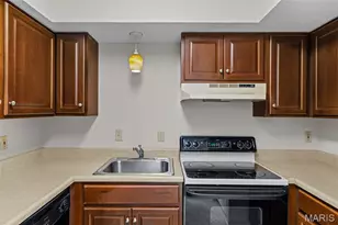 8813 Wrenwood Ln, Saint Louis, MO 63144 - Photo 17