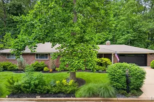 2316 Divot Dr, Crystal Lake Park, MO 63131 - Photo 1