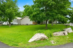 11 S Meadow Dr, O'Fallon, MO 63366 - Photo 61