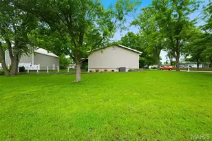 11 S Meadow Dr, O'Fallon, MO 63366 - Photo 55