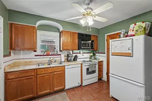 707 Bella Villa Dr, Bella Villa, MO 63125 - Photo 11