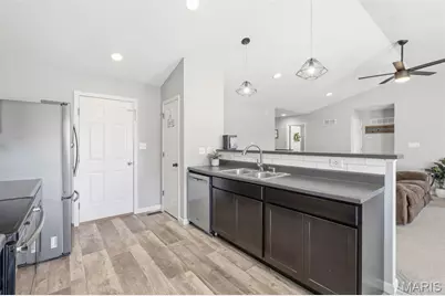 128 Champions Lane, Wentzville, MO 63385 - Photo 9