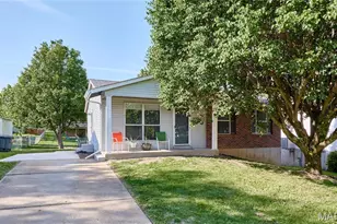 2118 Larkspur Lndg, Imperial, MO 63052 - Photo 1
