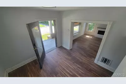 1215 Oakley Place, Saint Louis, MO 63112 - Photo 3